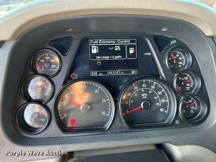 image for item LO9386 2019 Peterbilt 567  dump truck