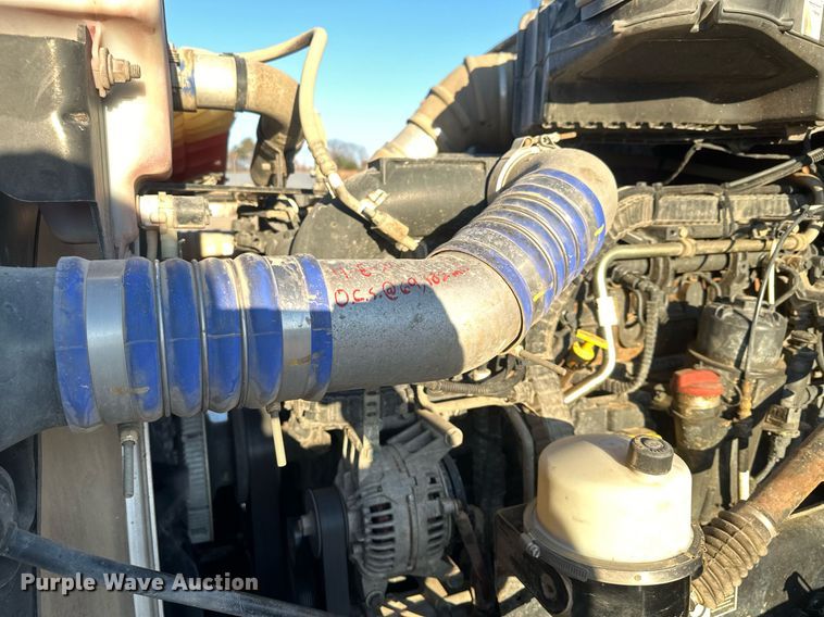 image for item LO9386 2019 Peterbilt 567  dump truck