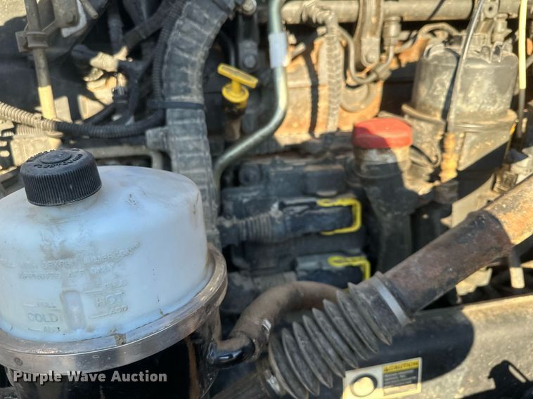 image for item LO9386 2019 Peterbilt 567  dump truck