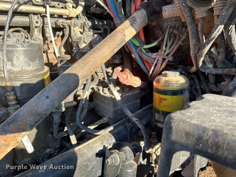 image for item LO9386 2019 Peterbilt 567  dump truck