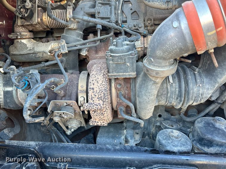 image for item LO9386 2019 Peterbilt 567  dump truck