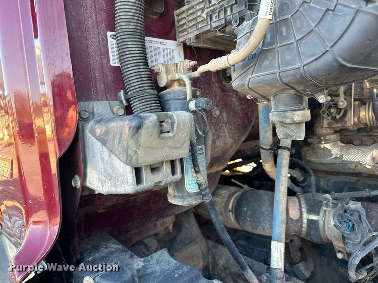 image for item LO9386 2019 Peterbilt 567  dump truck