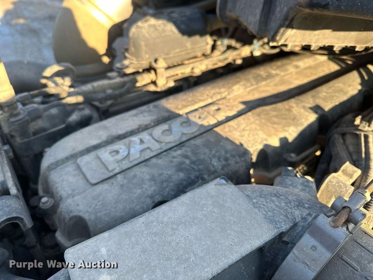 image for item LO9386 2019 Peterbilt 567  dump truck