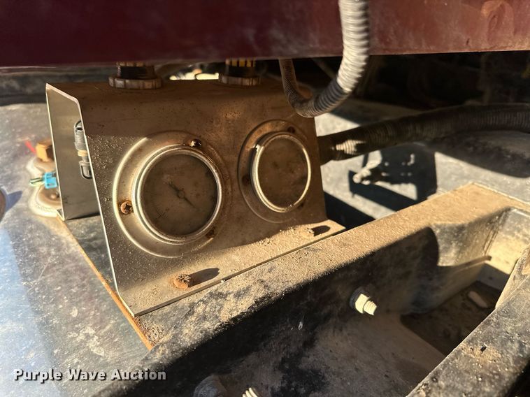 image for item LO9386 2019 Peterbilt 567  dump truck