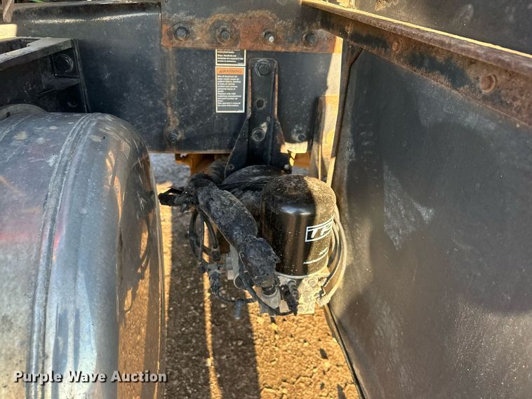 image for item LO9386 2019 Peterbilt 567  dump truck