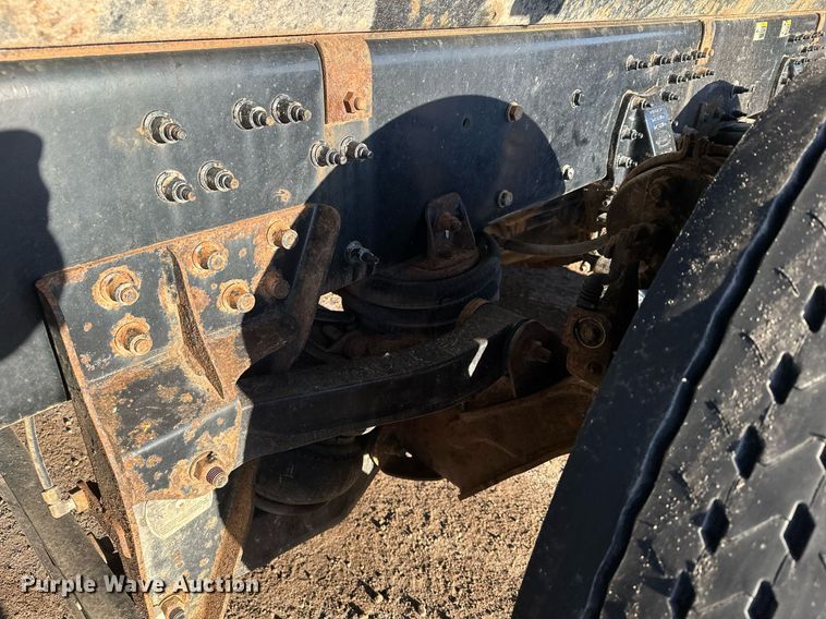 image for item LO9386 2019 Peterbilt 567  dump truck