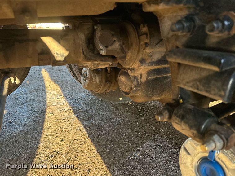 image for item LO9386 2019 Peterbilt 567  dump truck