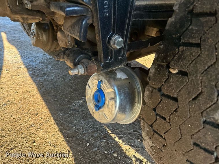 image for item LO9386 2019 Peterbilt 567  dump truck