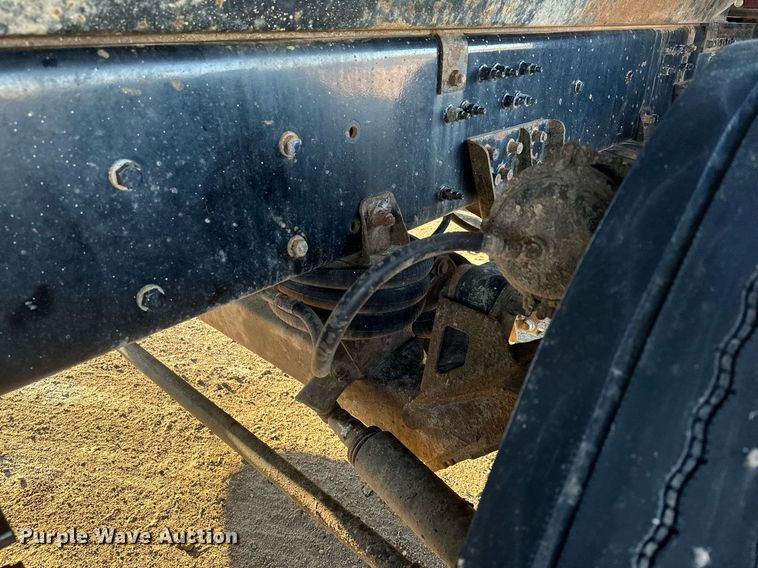 image for item LO9386 2019 Peterbilt 567  dump truck