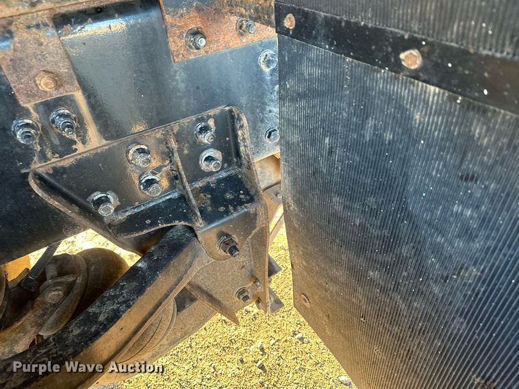 image for item LO9386 2019 Peterbilt 567  dump truck