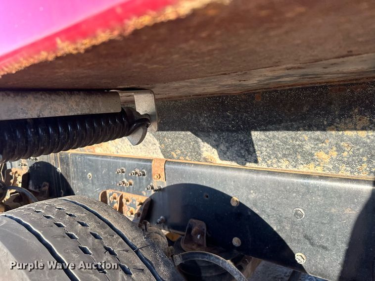 image for item LO9386 2019 Peterbilt 567  dump truck