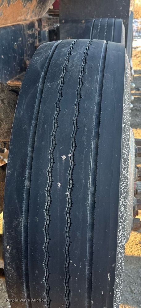 image for item LO9386 2019 Peterbilt 567  dump truck