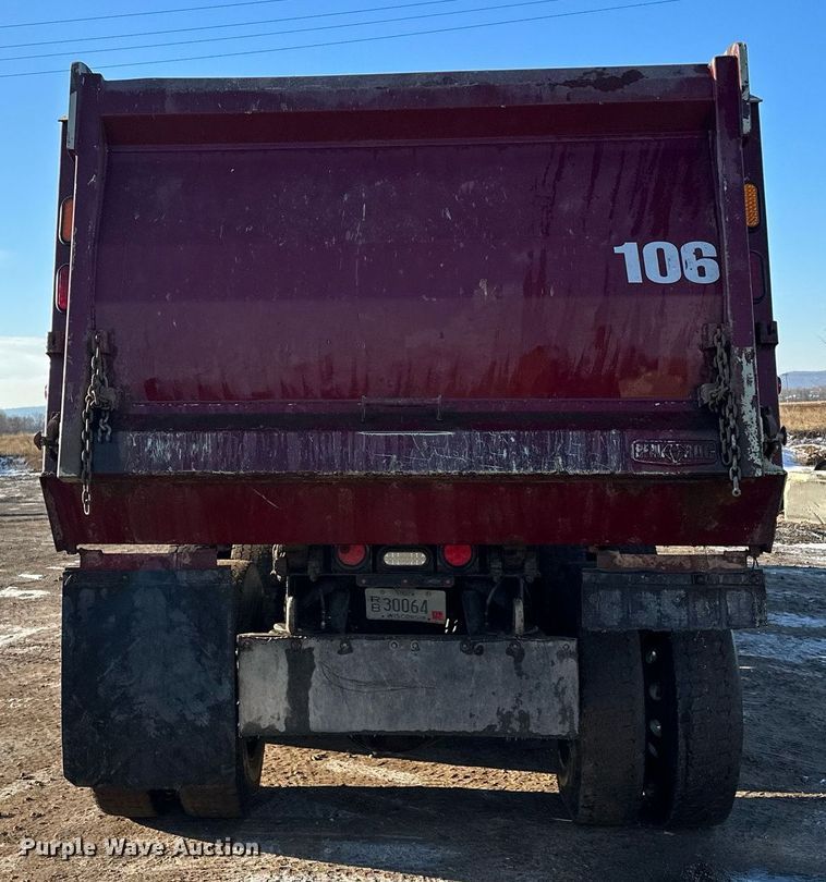 image for item LO9387 2019 Peterbilt 567  dump truck