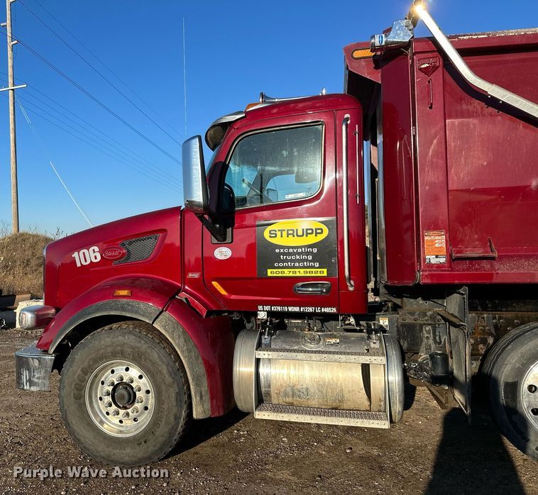 image for item LO9387 2019 Peterbilt 567  dump truck