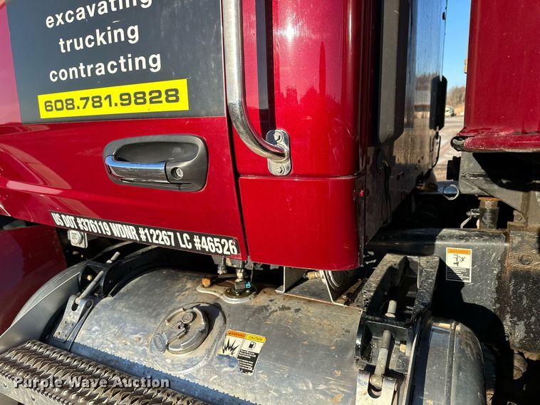 image for item LO9387 2019 Peterbilt 567  dump truck