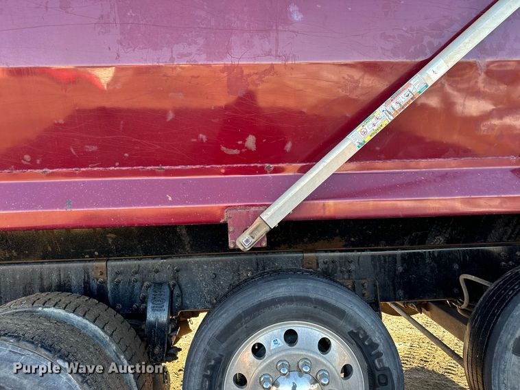 image for item LO9387 2019 Peterbilt 567  dump truck