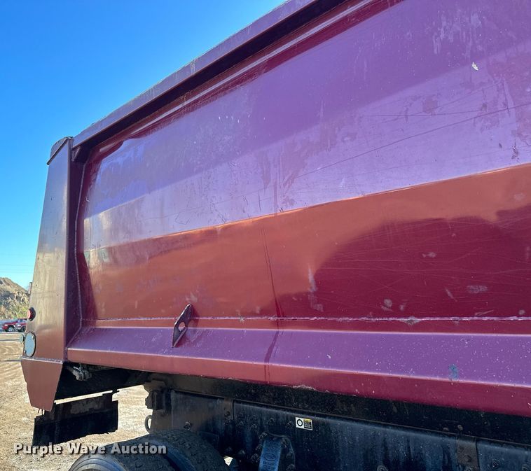 image for item LO9387 2019 Peterbilt 567  dump truck