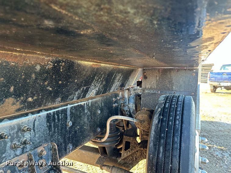 image for item LO9387 2019 Peterbilt 567  dump truck