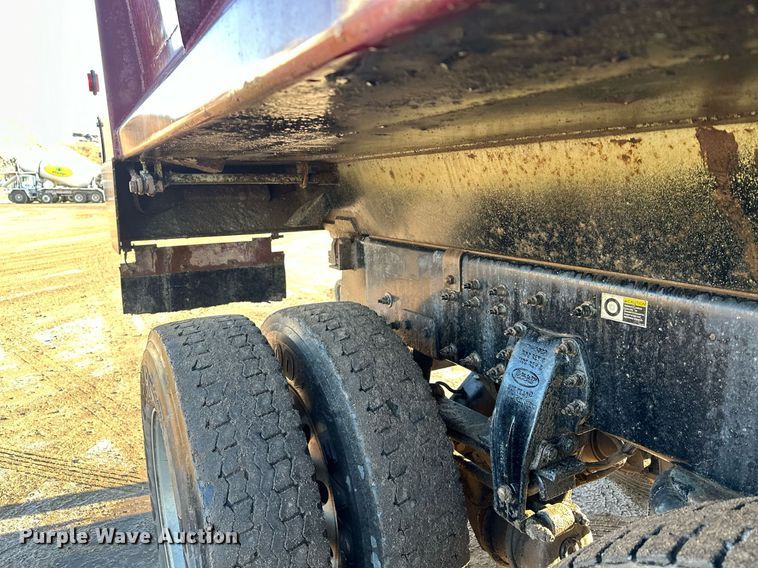 image for item LO9387 2019 Peterbilt 567  dump truck