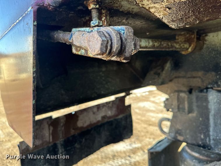 image for item LO9387 2019 Peterbilt 567  dump truck