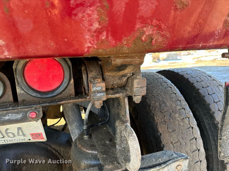 image for item LO9387 2019 Peterbilt 567  dump truck