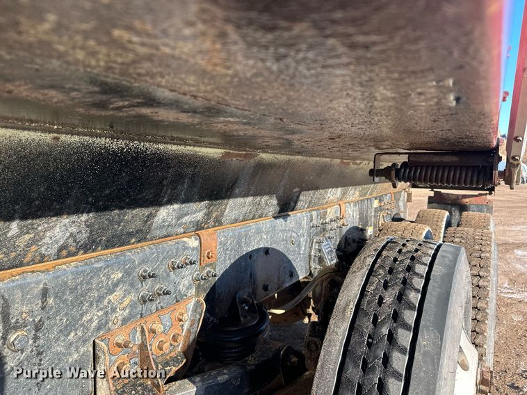 image for item LO9387 2019 Peterbilt 567  dump truck