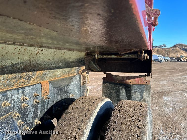 image for item LO9387 2019 Peterbilt 567  dump truck