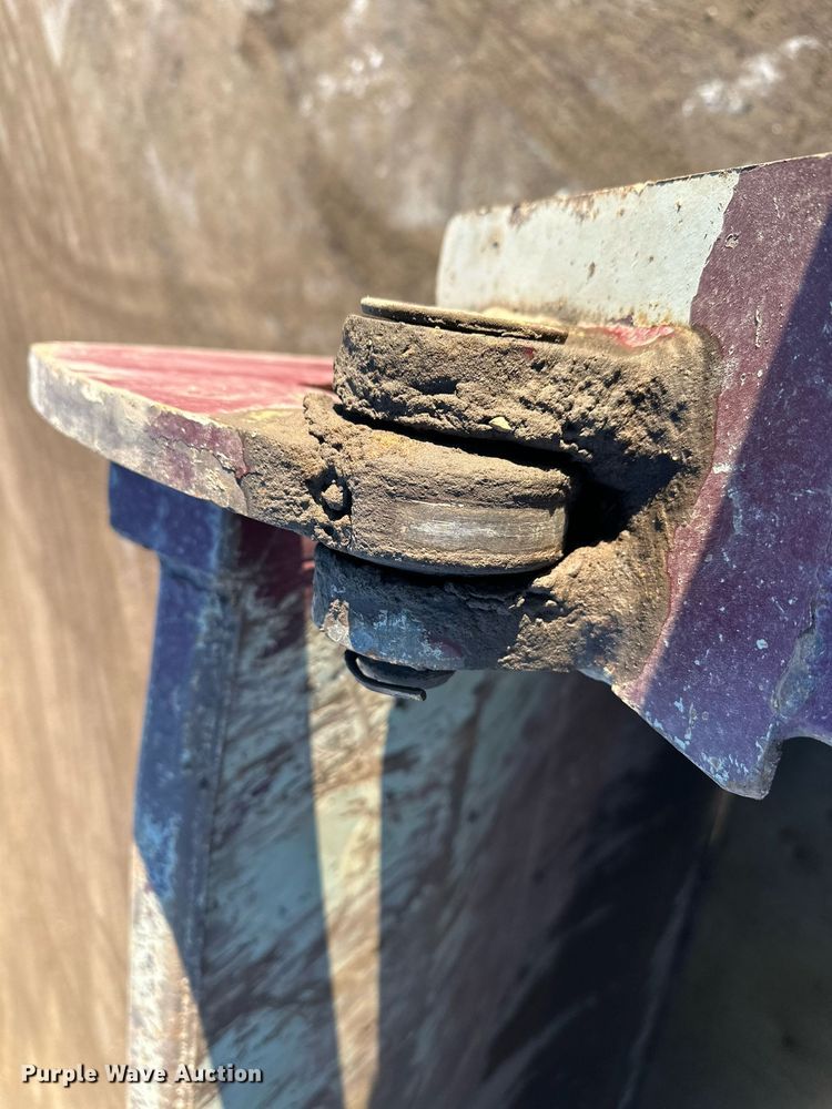 image for item LO9387 2019 Peterbilt 567  dump truck