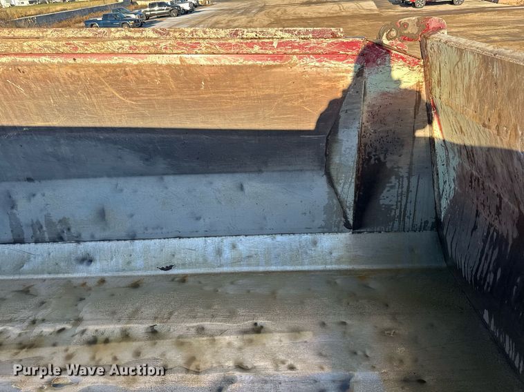 image for item LO9387 2019 Peterbilt 567  dump truck