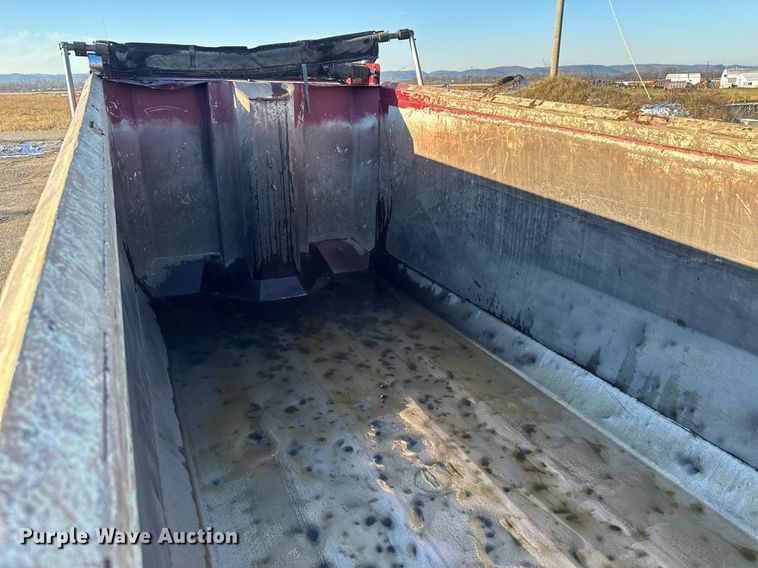 image for item LO9387 2019 Peterbilt 567  dump truck