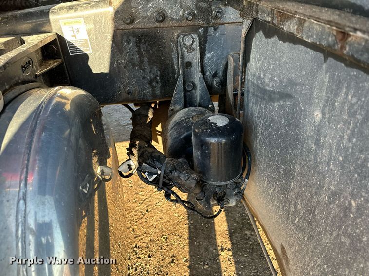 image for item LO9387 2019 Peterbilt 567  dump truck