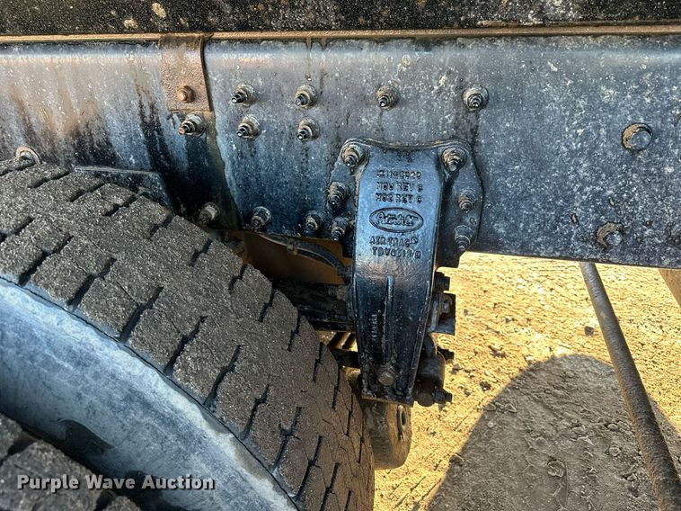 image for item LO9387 2019 Peterbilt 567  dump truck