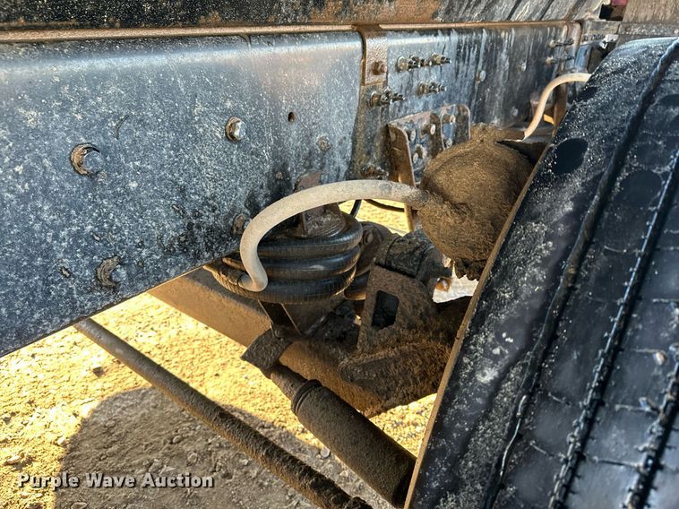 image for item LO9387 2019 Peterbilt 567  dump truck