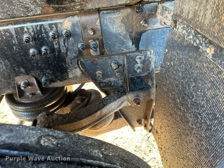 image for item LO9387 2019 Peterbilt 567  dump truck