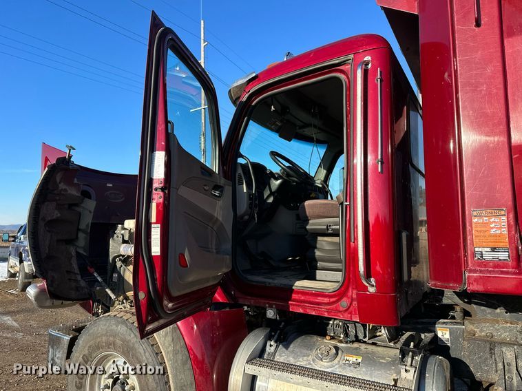 image for item LO9387 2019 Peterbilt 567  dump truck