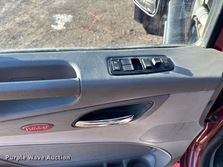 image for item LO9387 2019 Peterbilt 567  dump truck