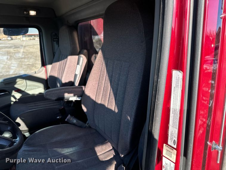 image for item LO9387 2019 Peterbilt 567  dump truck