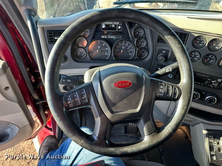 image for item LO9387 2019 Peterbilt 567  dump truck