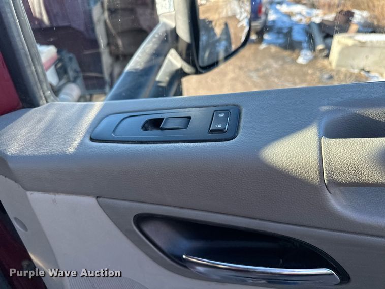 image for item LO9387 2019 Peterbilt 567  dump truck