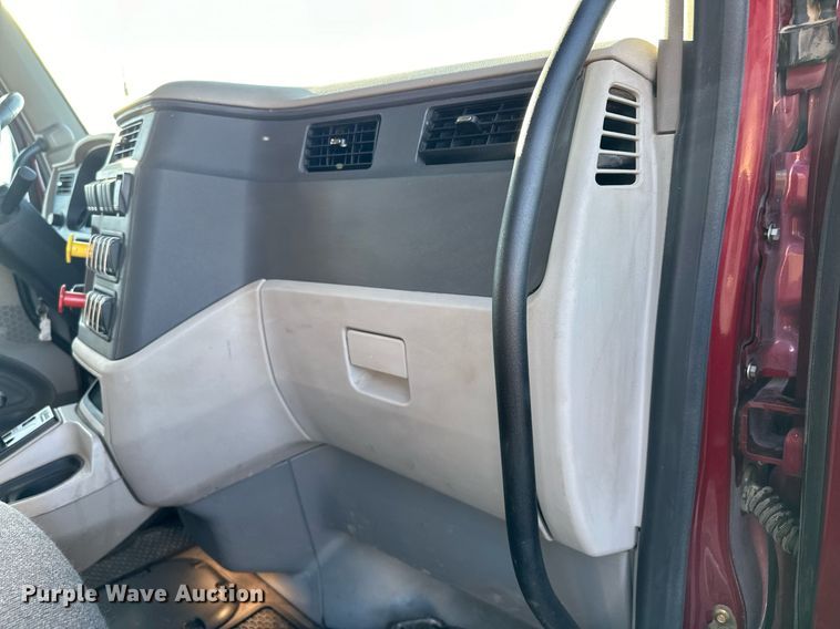 image for item LO9387 2019 Peterbilt 567  dump truck