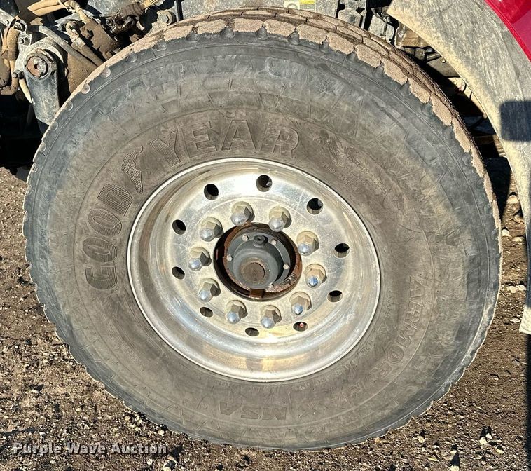 image for item LO9387 2019 Peterbilt 567  dump truck