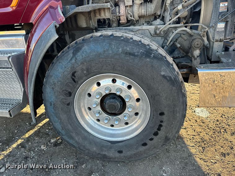 image for item LO9387 2019 Peterbilt 567  dump truck