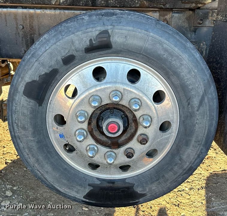 image for item LO9387 2019 Peterbilt 567  dump truck