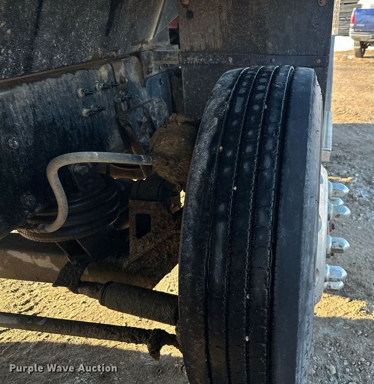 image for item LO9387 2019 Peterbilt 567  dump truck