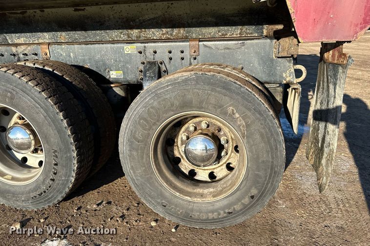 image for item LO9387 2019 Peterbilt 567  dump truck