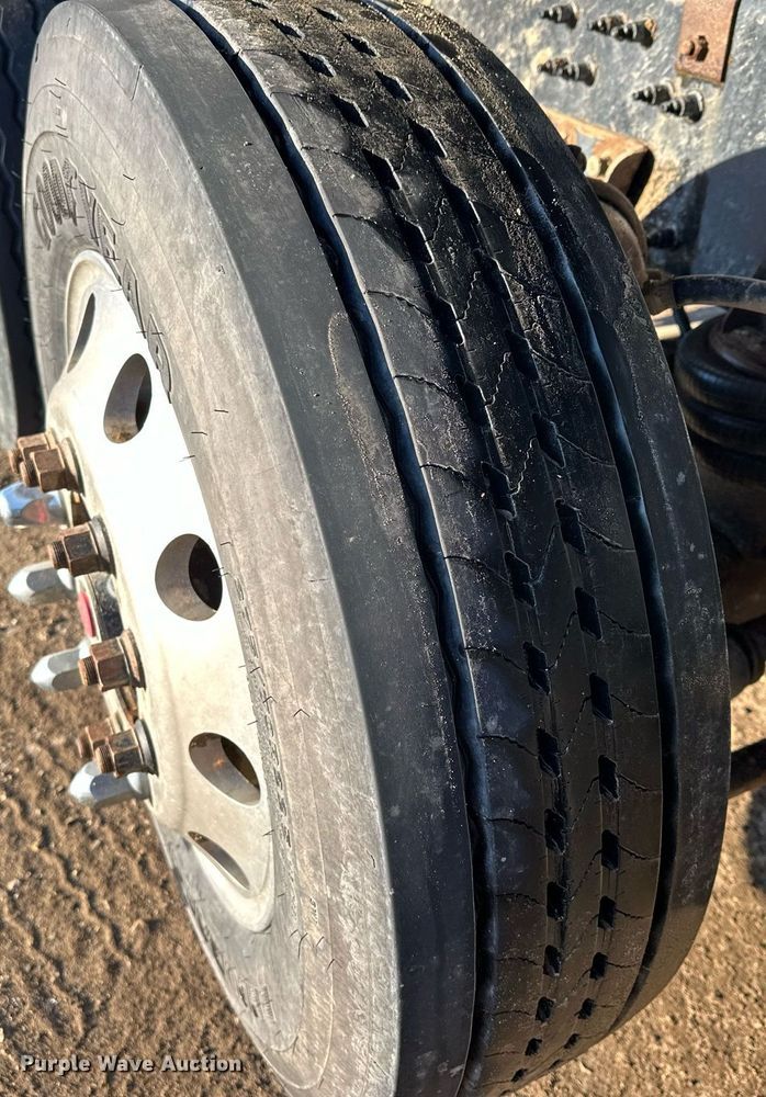 image for item LO9387 2019 Peterbilt 567  dump truck