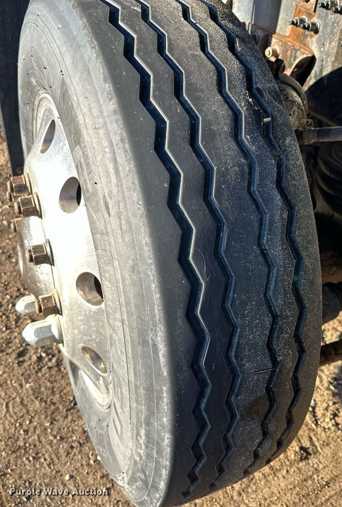 image for item LO9387 2019 Peterbilt 567  dump truck