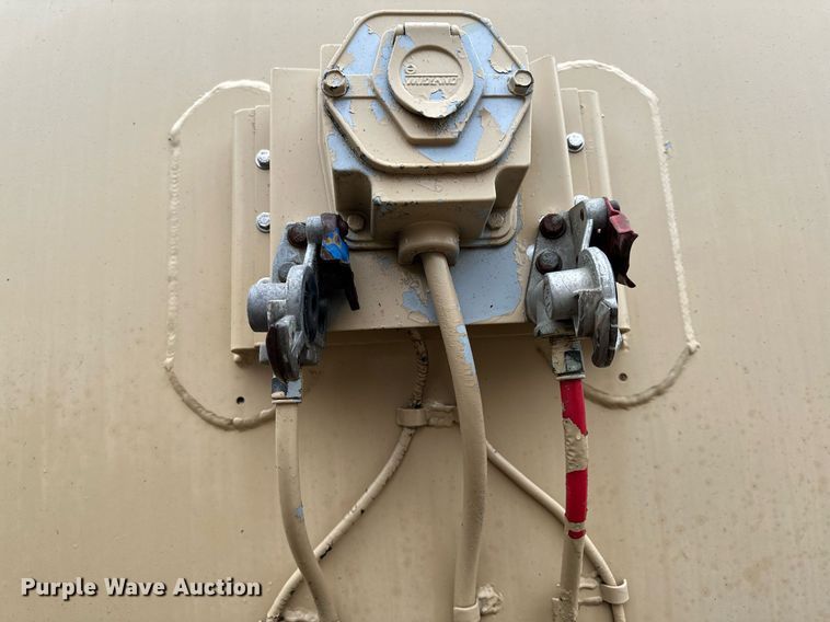 image for item LO9403 1996 Polar  tank trailer