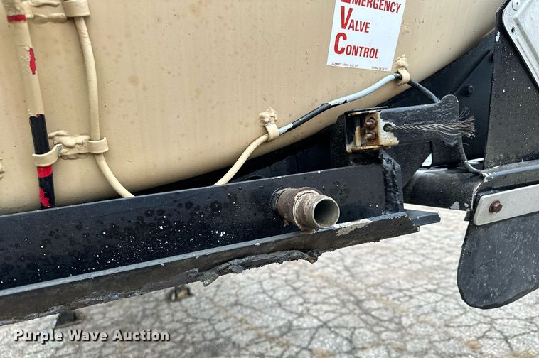 image for item LO9403 1996 Polar  tank trailer