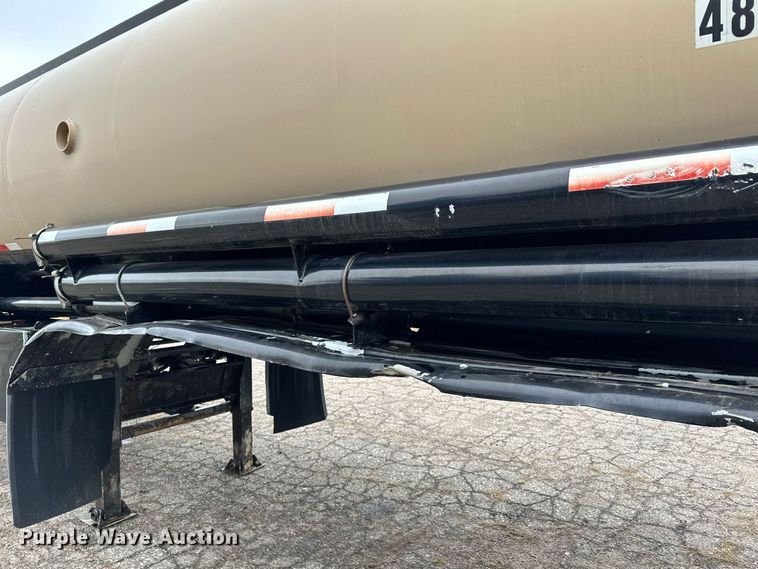 image for item LO9403 1996 Polar  tank trailer